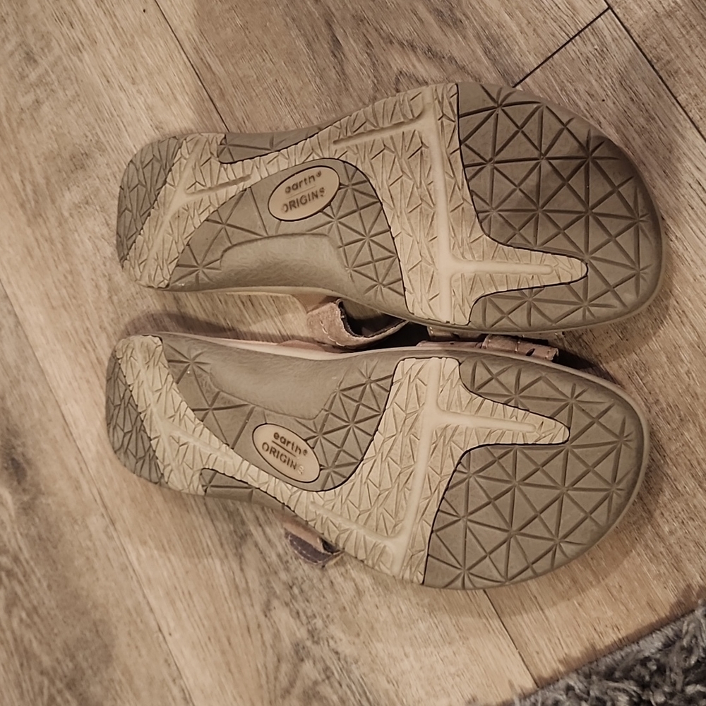Earth Origins savoy Shantel suede womans slide sandal size 9.5 good shape - Picture 7 of 7